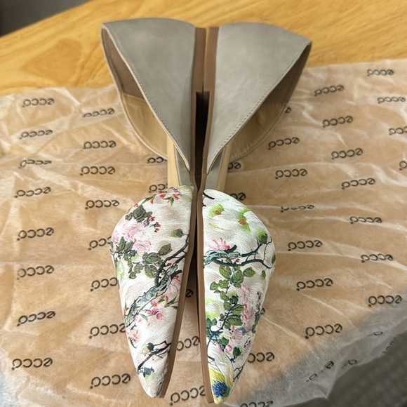 Two tone flats by Chinese laundry - Picture 2 of 5